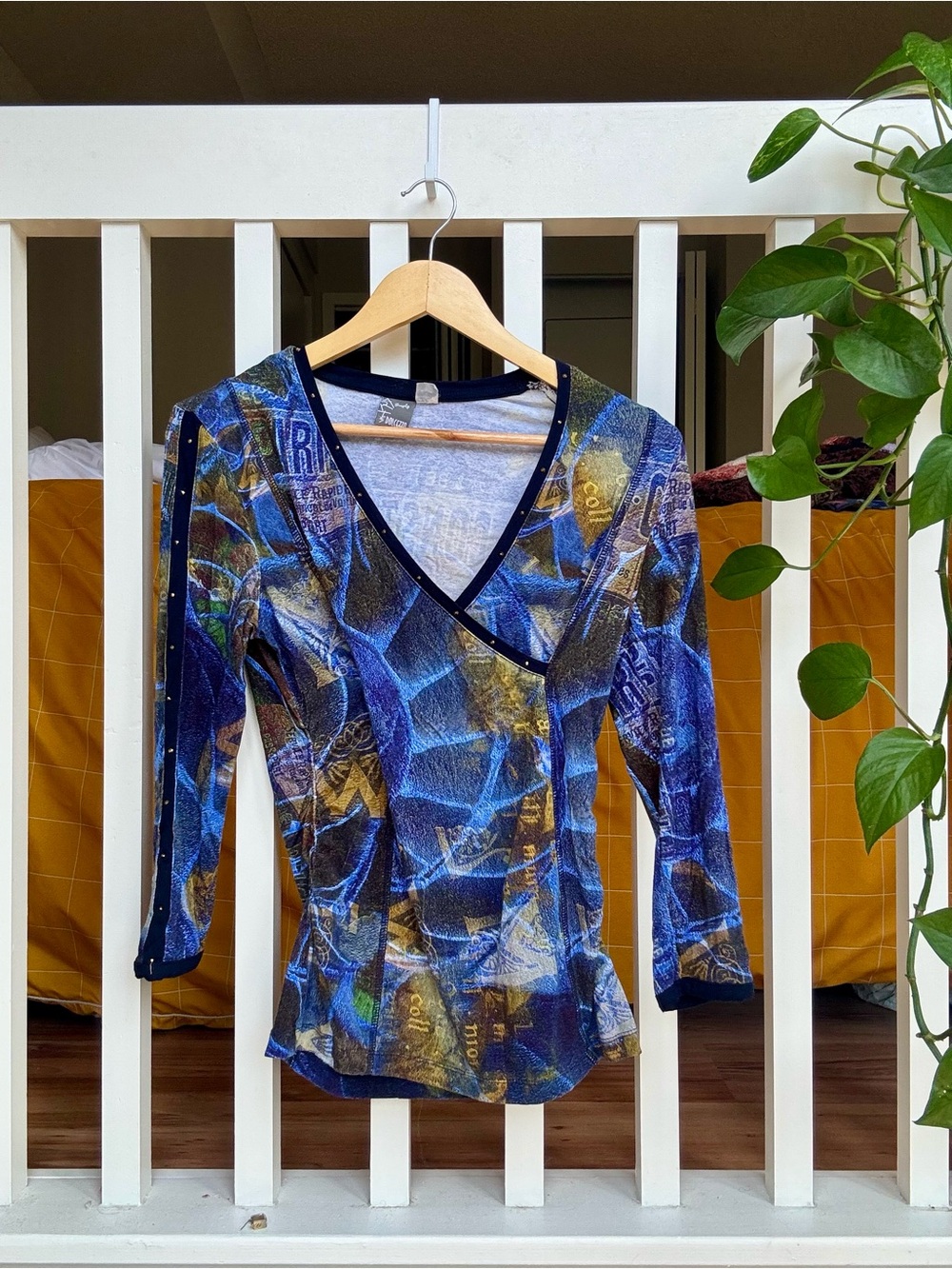 Women's Blue Abstract V-Neck Long Sleeve Tee with Metallic Accents